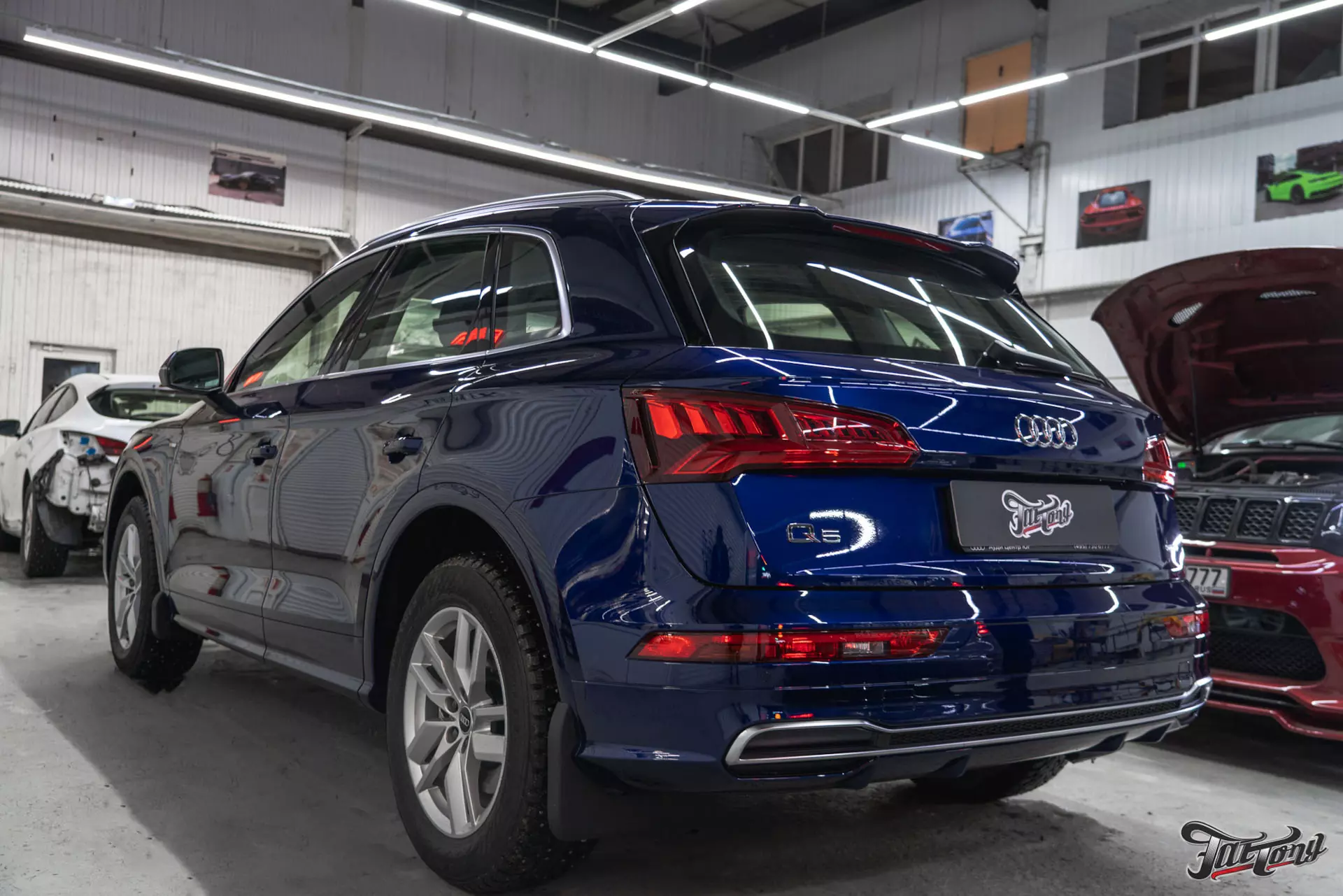 Audi Q5. Оклеили кузов в глянцевый полиуретан